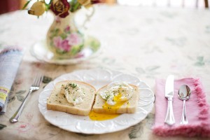 poached-eggs-on-toast-739401_960_720